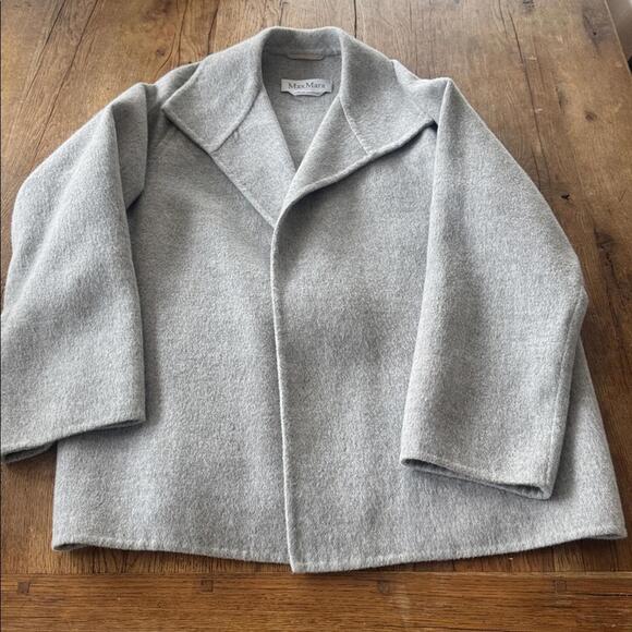 Max Mara Italy Light Gray Skirt and Jacket Set Wool - Picture 2 of 15